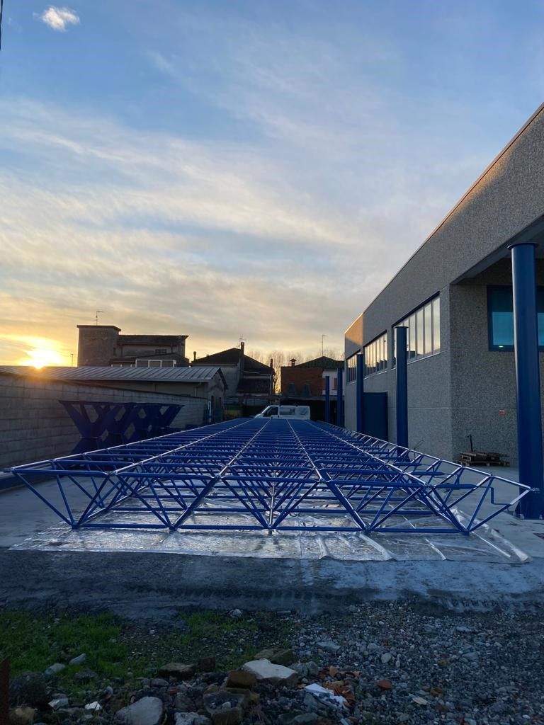 Struttura-reticolare-blu-3